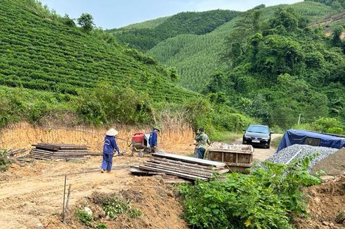 Phú Lương: Xây dựng cống qua đường xóm Na Sàng