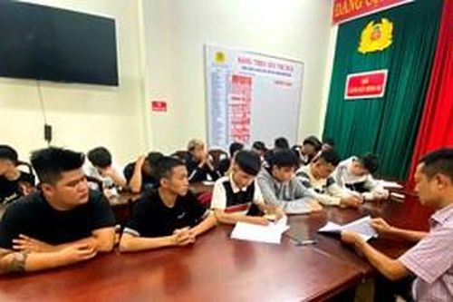 Bắt giữ nhiều nhóm đối tượng côn đồ, sử dụng hung khí giải quyết mâu thuẫn