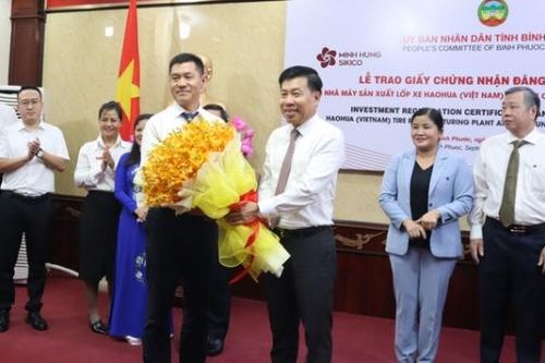 Bình Phước: Trao giấy phép đầu tư Nhà máy sản xuất lốp xe HaoHua vốn đầu tư 500 triệu USD