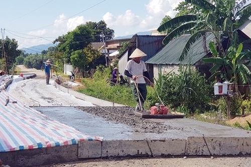 Lan tỏa nghĩa cử hiến đất làm đường, xây trường trong đồng bào dân tộc thiểu số