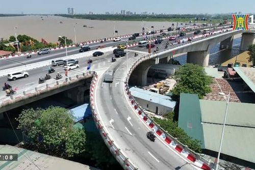 Sau 10 ngày thông xe, cầu Vĩnh Tuy không còn ùn tắc