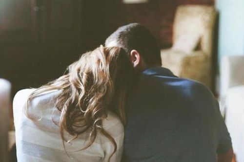 Vì sao phụ nữ khi kết hôn với đàn ông kém tuổi lại hạnh phúc và hài lòng hơn