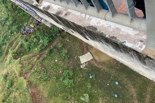 Thi thể nam sinh được người dân phát hiện dưới gầm cầu