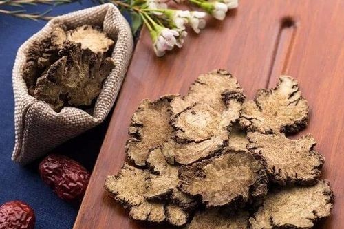 Bài thuốc 'xuyên khung trà' trị đau nửa đầu