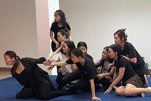 Huyền thoại tuổi thanh xuân