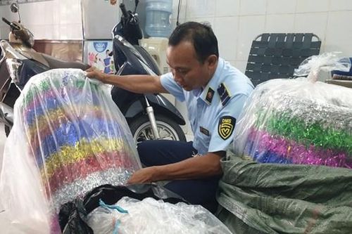TP HCM: Thu giữ gần 1.500 cái lồng đèn trung thu không rõ nguồn gốc, xuất xứ