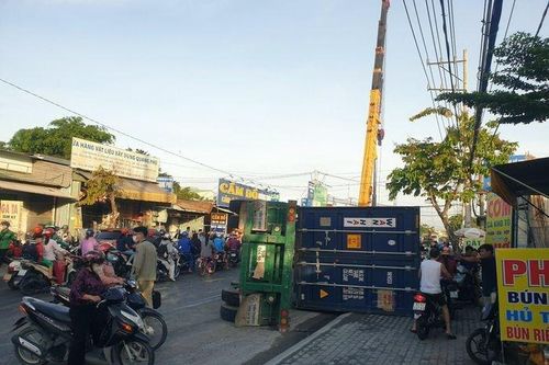 Tai nạn giao thông 12/9/2023: Va chạm xe chở bê tông, người phụ nữ tử vong