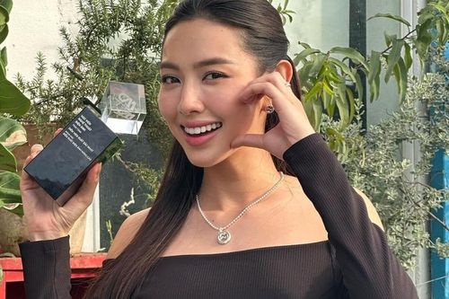 Thùy Tiên diễn phim đầu tay, ẵm luôn giải Nữ diễn viên xuất sắc... nhất lớp
