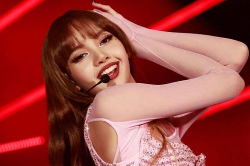 Lisa Blackpink vướng vào tin đồn tình ái liên quan đến quán rượu 18+ tại Paris