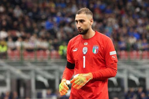 Gianluigi Donnarumma cầu bình an ở San Siro