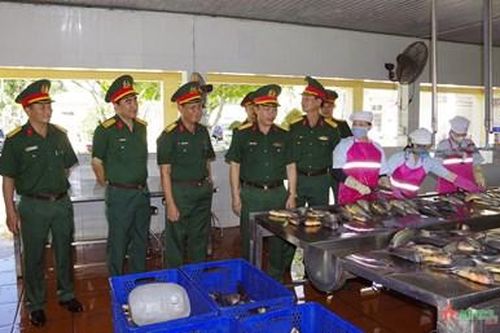 Tổng cục Hậu cần kiểm tra công tác quản lý chất lượng vật chất hậu cần tại Sư đoàn 9 (Quân đoàn 4)
