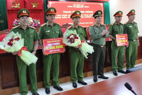Công an Đắk Nông thưởng nóng các đơn vị phá vụ ma túy, thu giữ 3 bánh heroin