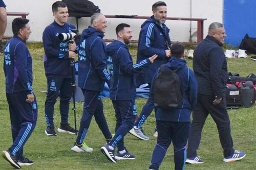 Messi bỏ buổi tập cuối cùng của Argentina