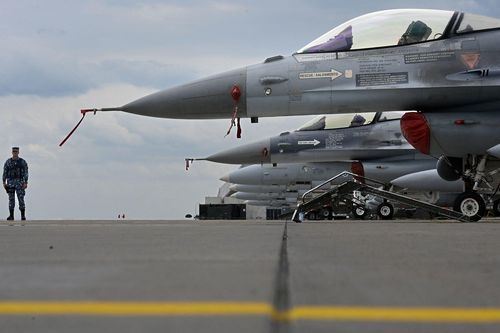 Sân bay Starokonstantinov chuẩn bị tiếp nhận tiêm kích F-16 đầu tiên