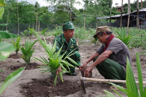 Gắn kết, quan tâm phát triển sinh kế cho người dân biên giới Kon Tum
