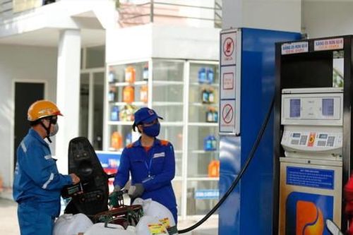 Đã đến lúc bỏ quỹ bình ổn giá xăng dầu?
