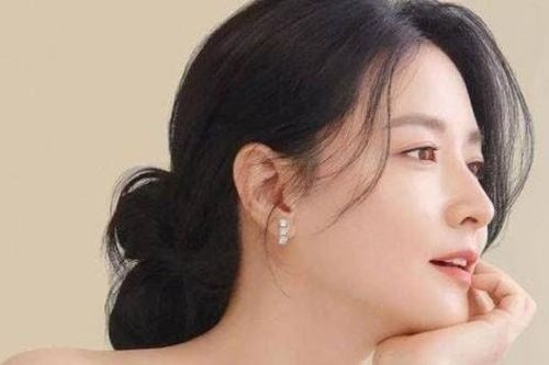 Lee Young Ae bị công chúng Hàn Quốc chỉ trích dữ dội