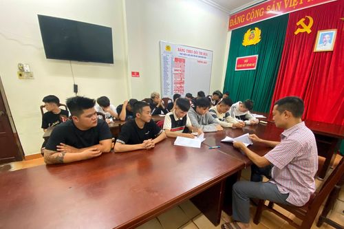 Bắt nhóm đối tượng rủ nhau đi đánh, chém người