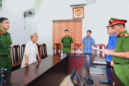 Phê chuẩn khởi tố U70 'nổ' quen thân lãnh đạo, lừa chiếm đoạt tiền chạy việc