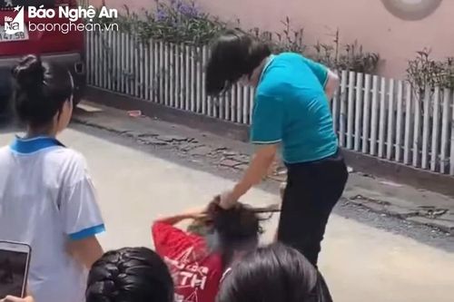 3 nữ sinh đánh nhau giữa đường phố Vinh bị đình chỉ học