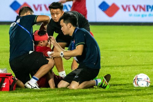 Trung Hiếu-Việt Hưng chấn thương, CLB Hải Phòng gặp khó tại AFC Cup