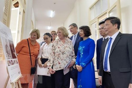 Triển lãm cuộc đời và sự nghiệp của Nhà khoa học lỗi lạc Louis Pasteur