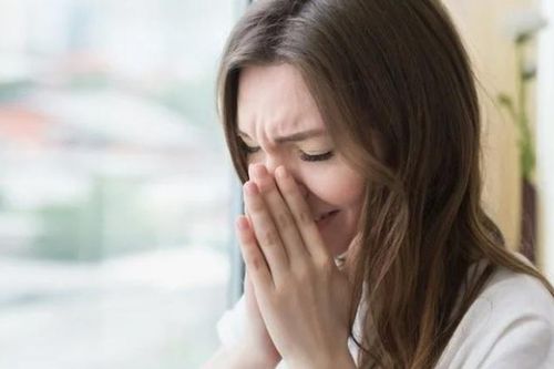 Bị con riêng của chồng đuổi ra khỏi nhà nhưng tôi chỉ biết ôm mặt khóc