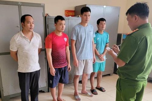 Nhân viên bốc xếp hành lý sân bay Nội Bài phá va ly trộm 500 Euro của nữ du khách nước ngoài