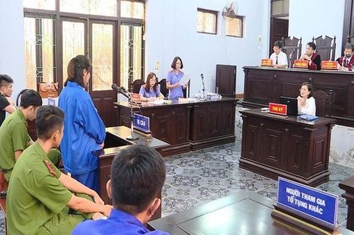 Tuyên án vụ 3 con gái mang xăng đốt nhà mẹ đẻ ở Hưng Yên