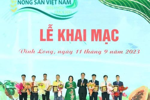 Phân bón Cà Mau đồng hành góp giá trị tại lễ hội nông sản Việt