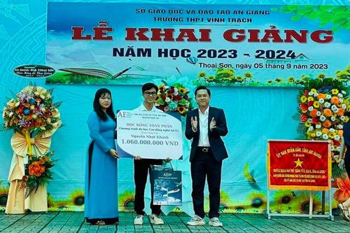 Thắp sáng ước mơ cậu học trò nghèo