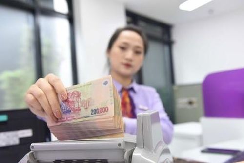 Hướng tín dụng vào các ngành hàng có triển vọng tốt