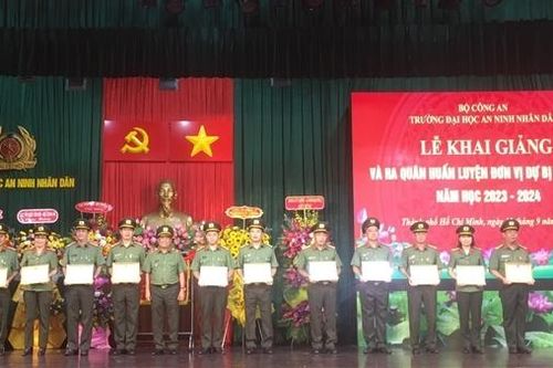 Đại học ANND khai giảng năm học mới và ra quân huấn luyện đơn vị dự bị chiến đấu