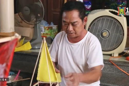 Nhộn nhịp làng nghề làm đèn trung thu lớn nhất cả nước