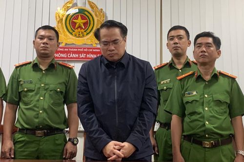 Nguyên Cục trưởng Đăng kiểm chi 100.000 USD 'chạy án'