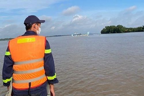 Tìm thấy thi thể 2 mẹ con nghi nhảy cầu Cổ Chiên