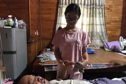 MS 876: Mẹ mất, bố sống thực vật khiến 3 đứa trẻ rơi vào hoàn cảnh khốn cùng