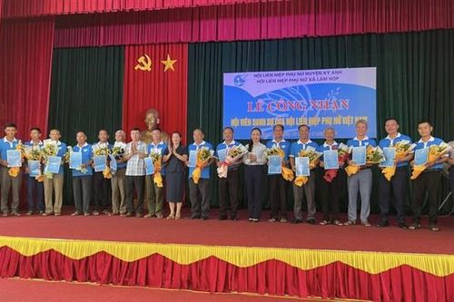 31 nam giới được kết nạp vào Hội Liên hiệp Phụ nữ ở Hà Tĩnh