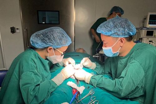 Người đàn ông không tinh trùng vẫn có 2 con sinh đôi khỏe mạnh