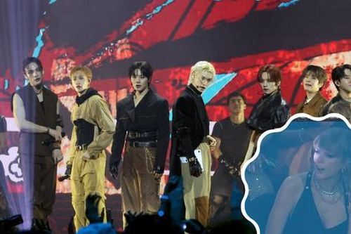 Taylor Swift mê K-Pop quá rồi, biểu cảm xem Stray Kids biểu diễn đáng yêu hết sức