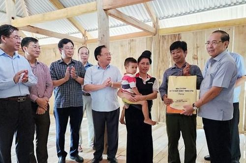 Hiện thực hóa 5.000 căn nhà Đại đoàn kết ở Điện Biên