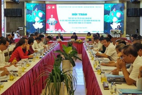 Đánh giá việc thực hiện chính sách đối với các nhóm phụ nữ đặc thù