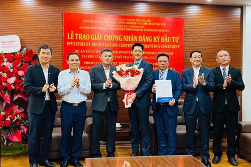 Hà Nội trao chứng nhận đầu tư dự án sản xuất thiết bị 125 triệu USD