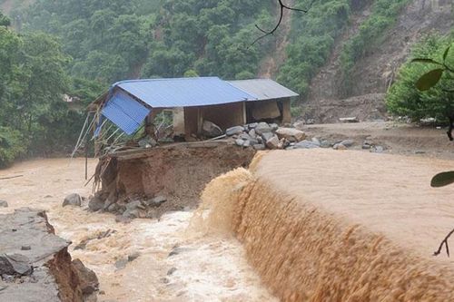 Độ ẩm đất gần bão hòa, nguy cơ cao lũ quét, sạt lở ở vùng núi Bắc Bộ