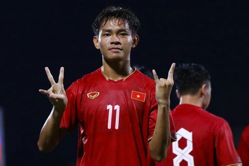 U23 Việt Nam 2-2 U23 Singapore: Công làm thủ phá, hòa trong tiếc nuối
