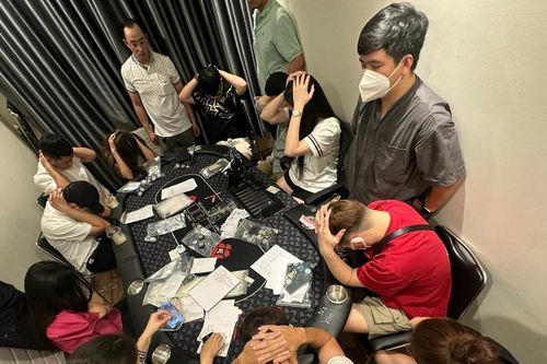 Triệt phá sòng bạc poker trong chung cư cao cấp ở TPHCM