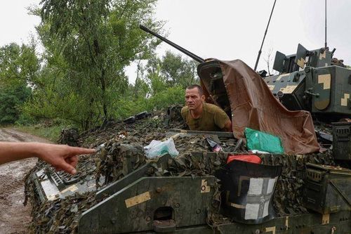 Xe bọc thép Bradley làm khó quân đội Ukraine vì... thiết kế quá hiện đại
