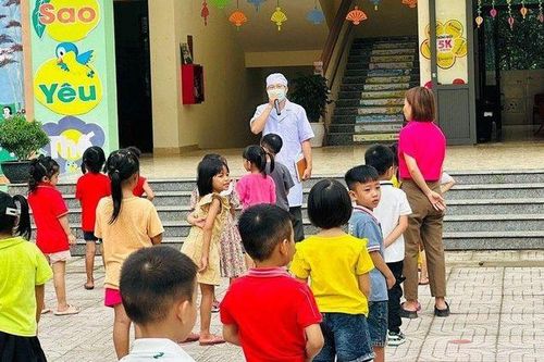 Hàng nghìn học sinh ở Hà Tĩnh tạm nghỉ học do dịch đau mắt đỏ
