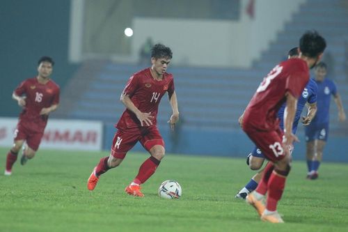 Hàng thủ sai lầm, U23 Việt Nam hòa thất vọng trước U23 Singapore