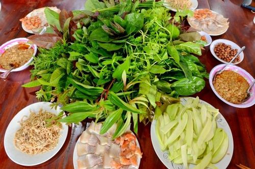 Gỏi lá Kon Tum, món ăn độc đáo giữa đại ngàn Tây Nguyên